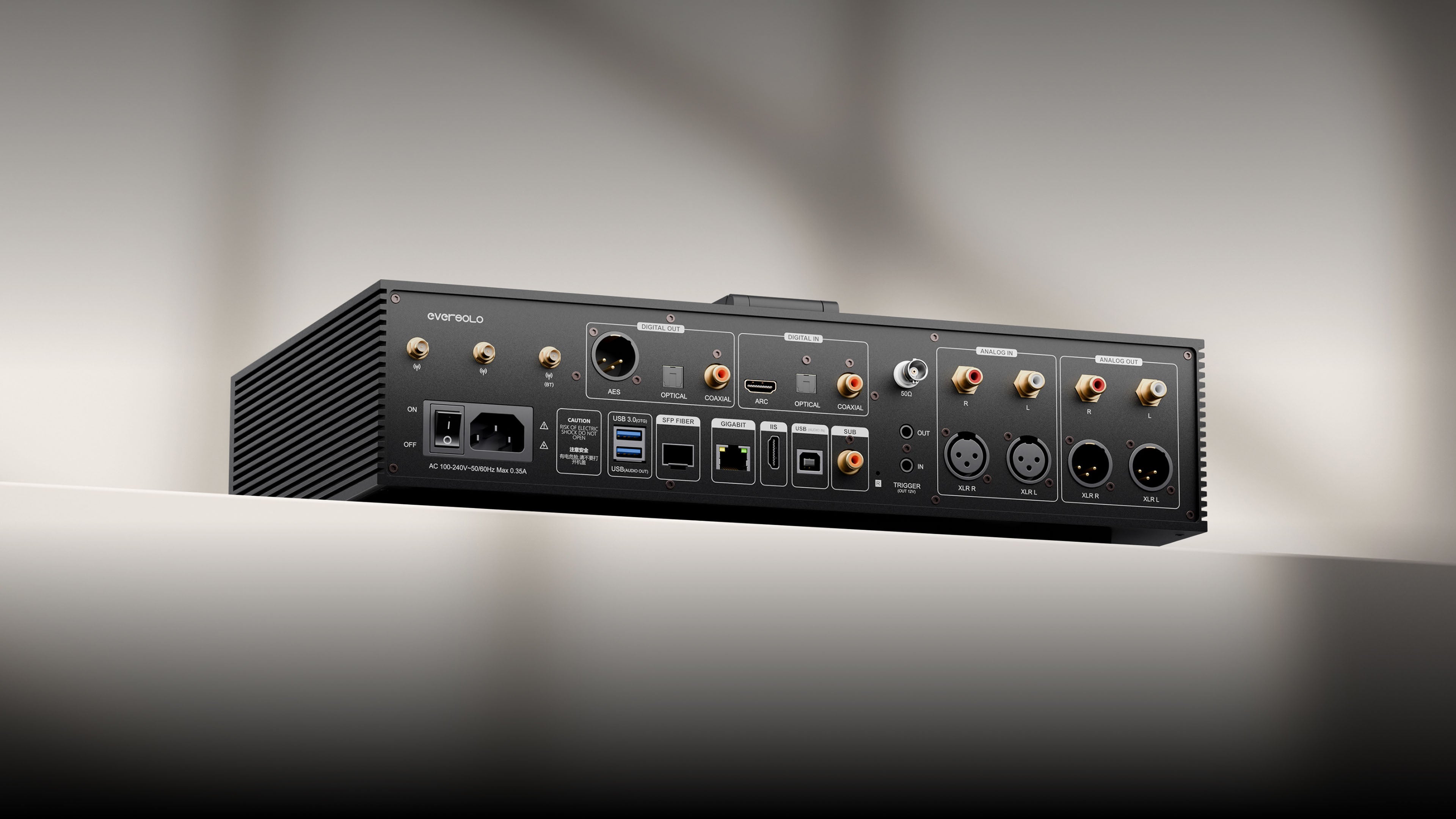 DMP-A8 Master Gen 2 後面板的 10MHz 外部時鐘輸入（50Ω）
